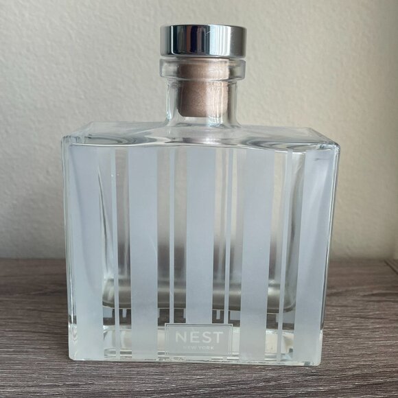NEST Diffuser Glass Bottle 5.9 oz | Empty | Holiday Gift Vase Art Deco Designer - Picture 4 of 5